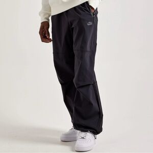 NEW $120 Nike Tech Woven Oversized Pants HM7158-010 Black Sweatpants Men’s Small